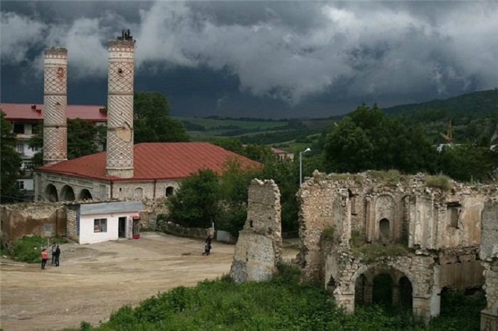 Armenians flee from occupied Shusha, city is completely abandoned